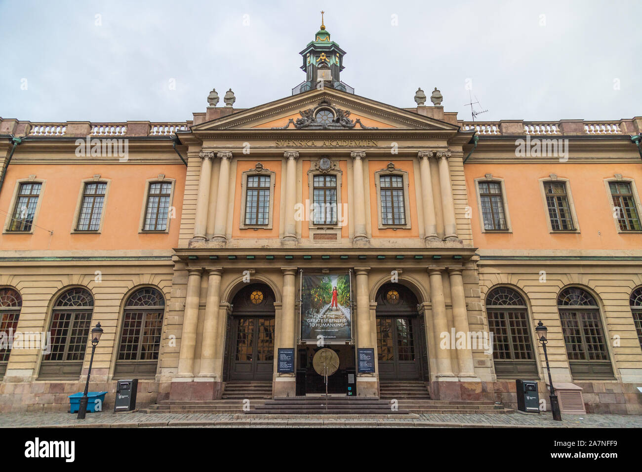 Stoccolma, Svezia - 30 OTTOBRE 2019: l'esterno del Premio Nobel Museum di Gamla Stan, Stoccolma. Il museo illustra più circa il Premio Nobel, Foto Stock