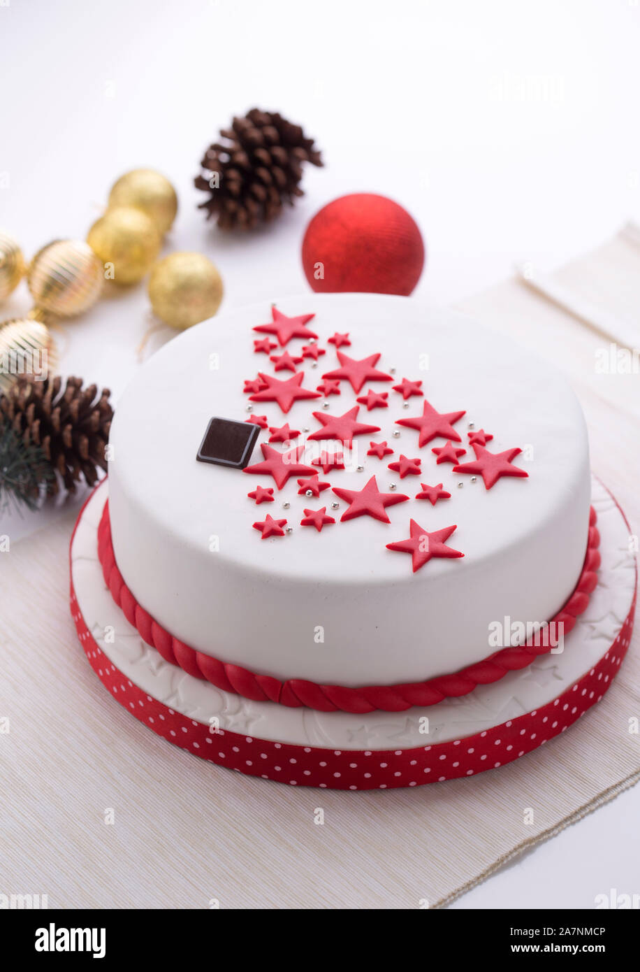 Natale torta fondente con fondente figure Foto Stock