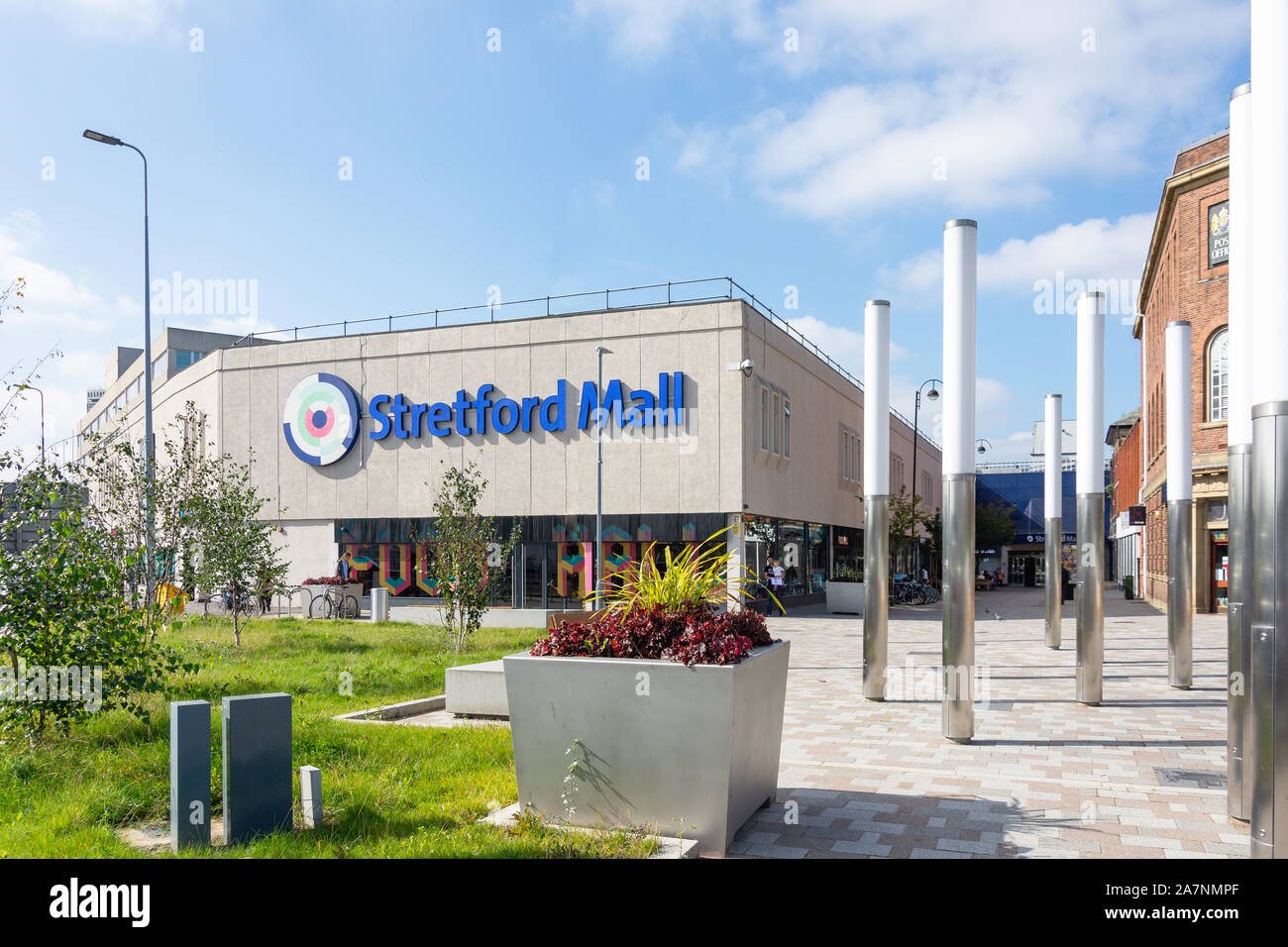 Stretford Mall, Chester Road, Stretford, Trafford, Greater Manchester, Inghilterra, Regno Unito Foto Stock