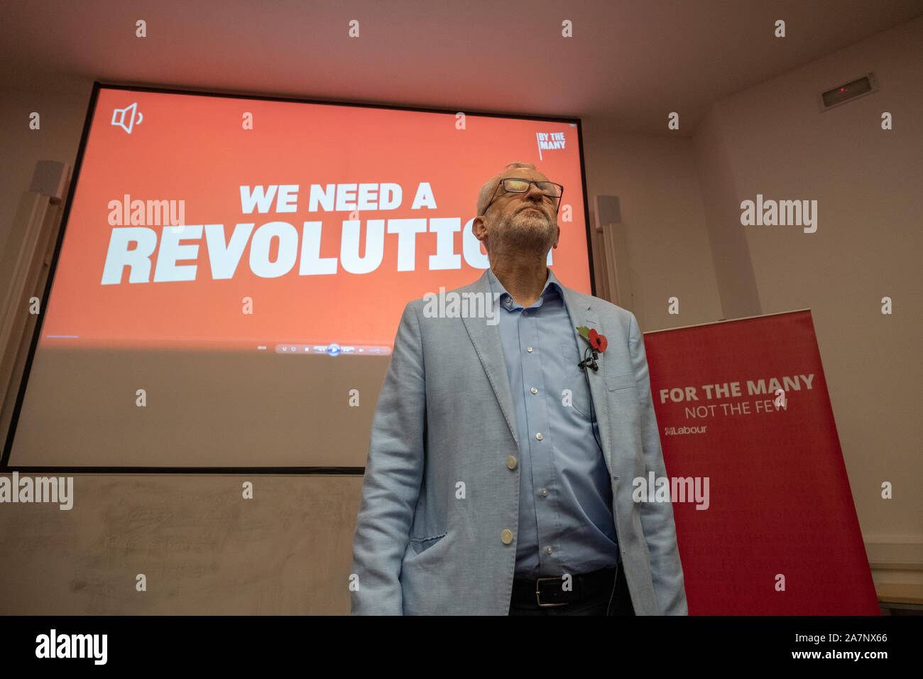 Elezione del Regno Unito 2019 raduno di lavoro tenutasi a Gloucester Università Oxstalls campus. Leader laburista Jeremy Corbyn visite Gloucester all'inizio della sua campagna per diventare primo Ministro. Foto Stock