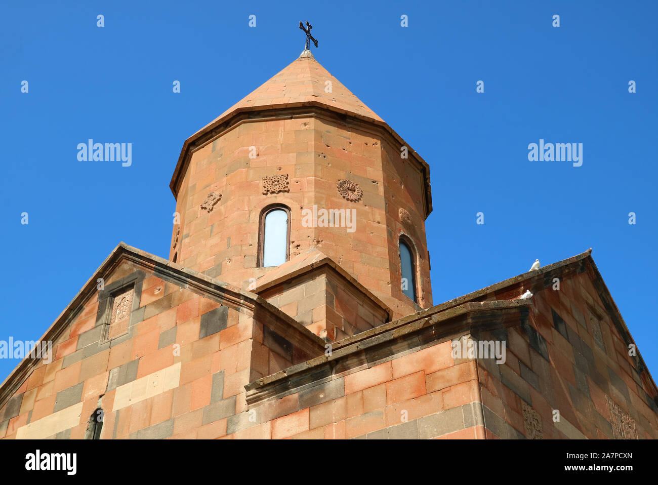 Bellissima cupola della chiesa di Surb Astvatsatsin o santa Madre di Dio, Khor Virap Monastero, Armenia Foto Stock