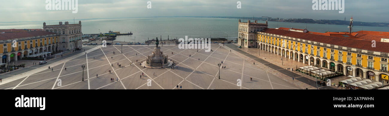 Panoramica aerea di Praca do Comercio di Lisbona, Portogallo Foto Stock