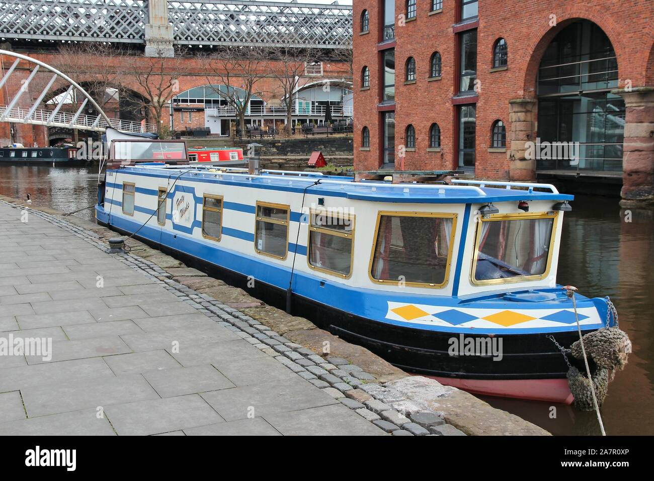 MANCHESTER, Regno Unito - 22 Aprile 2013: Castlefield canal area in Manchester, UK. Castlefield è un patrimonio urbano Park dal 1982. Foto Stock