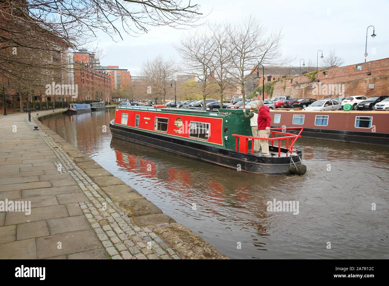 MANCHESTER, Regno Unito - 21 Aprile 2013: la gente visita Castlefield canal area in Manchester, UK. Castlefield è un patrimonio urbano Park dal 1982. Foto Stock