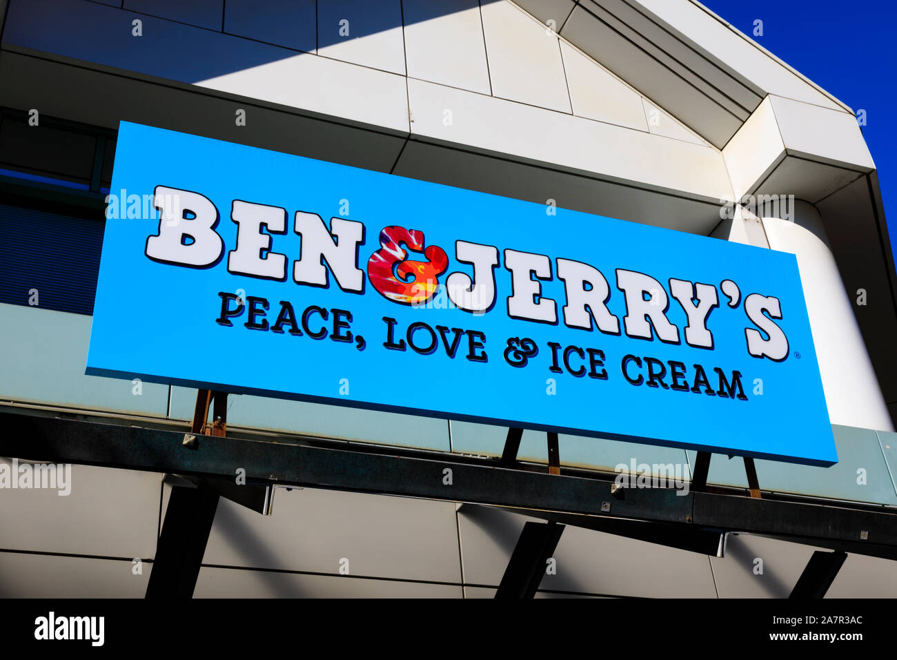 Ben e Jerry's Ice Cream segno, Jack London Square di Oakland, contea di Alameda, California, Stati Uniti d'America Foto Stock