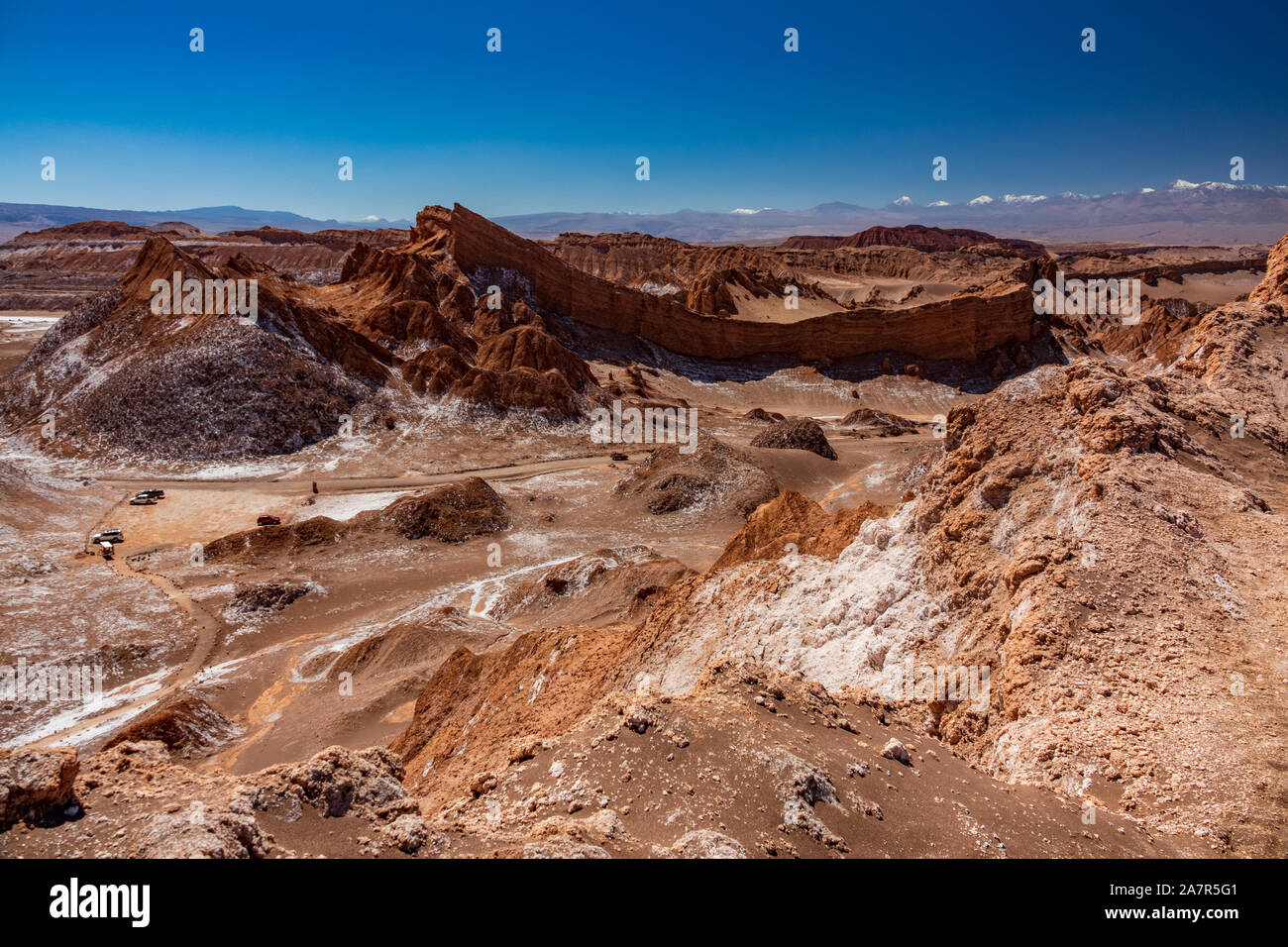 Valle della Luna anfiteatro con la cordigliera delle Ande Foto Stock