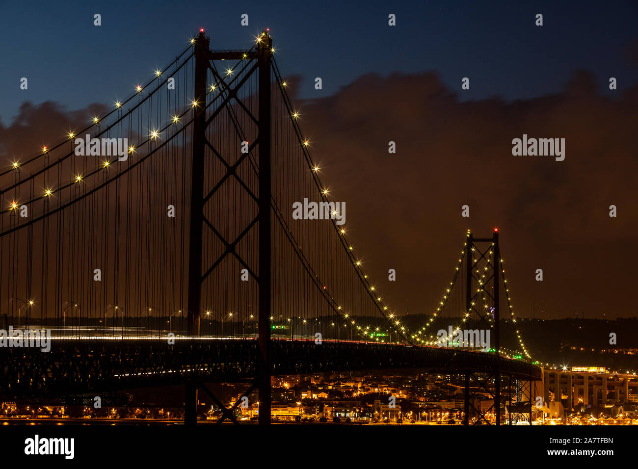 Ponte 25 di aprile a Lisbona, Portogallo Foto Stock