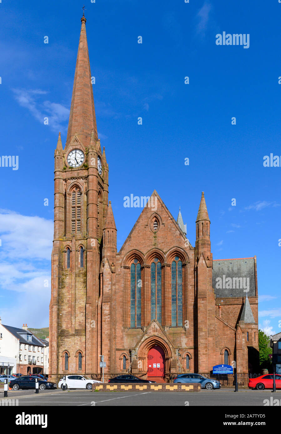 San Columba la chiesa Parrocchiale, Gallowgate Street, Largs, Firth of Clyde, North Ayrshire, in Scozia, Regno Unito Foto Stock