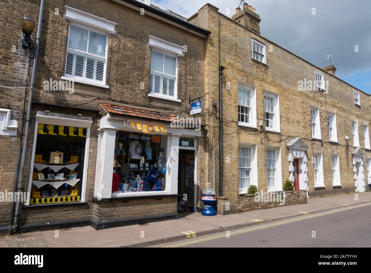 N. 5 Queen Street, Southwold, Suffolk, era una volta il rame bollitore tea shop gestito da Avril Blair, la sorella di autore George Orwell (Eric Blair). Foto Stock