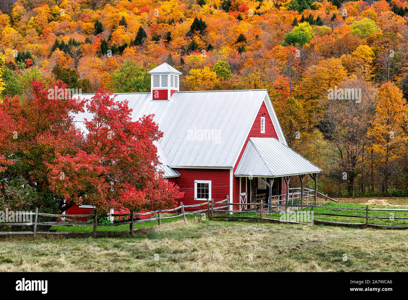 Il pittoresco granaio rosso, Stockbridge, Vermont, USA. Foto Stock
