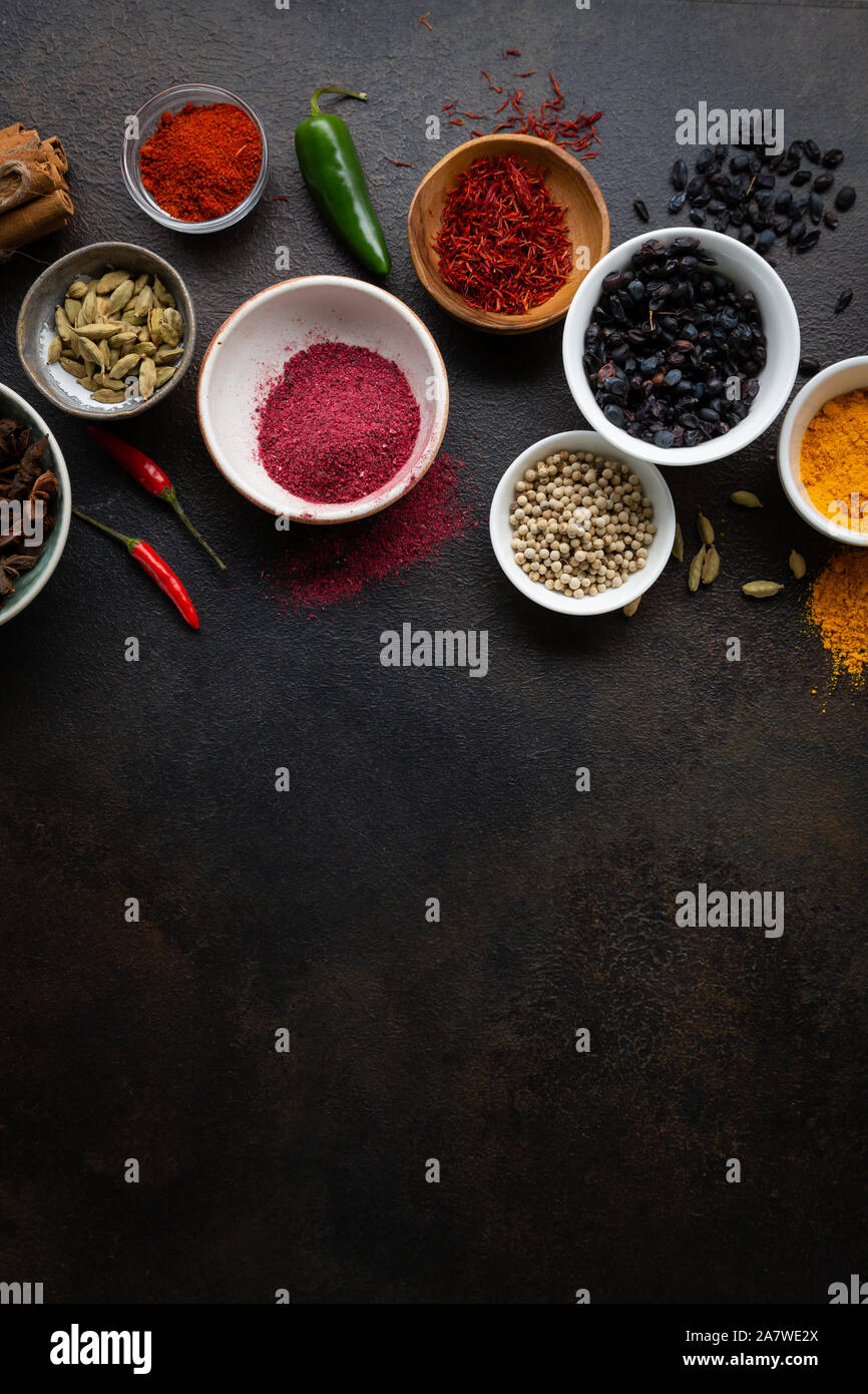 Fresche spezie in polvere di spezie e peperoni Foto Stock