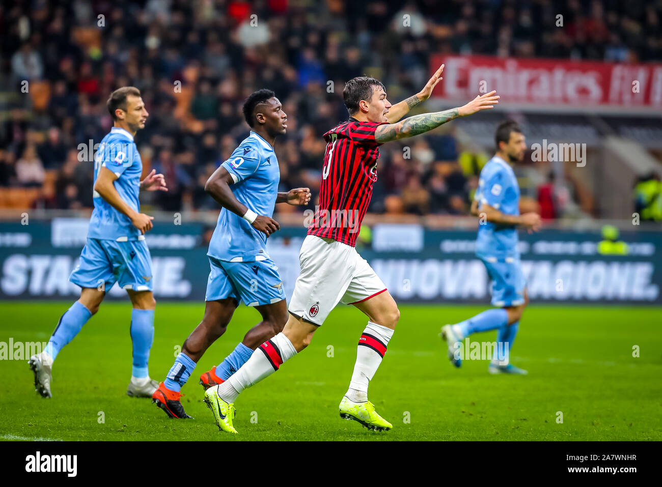 Rade krunic (Milan) durante l'AC Milan vs S.S. Lazio, Milano, Italia, 03 Nov 2019, Calcio Calcio italiano di Serie A del campionato Gli uomini Foto Stock