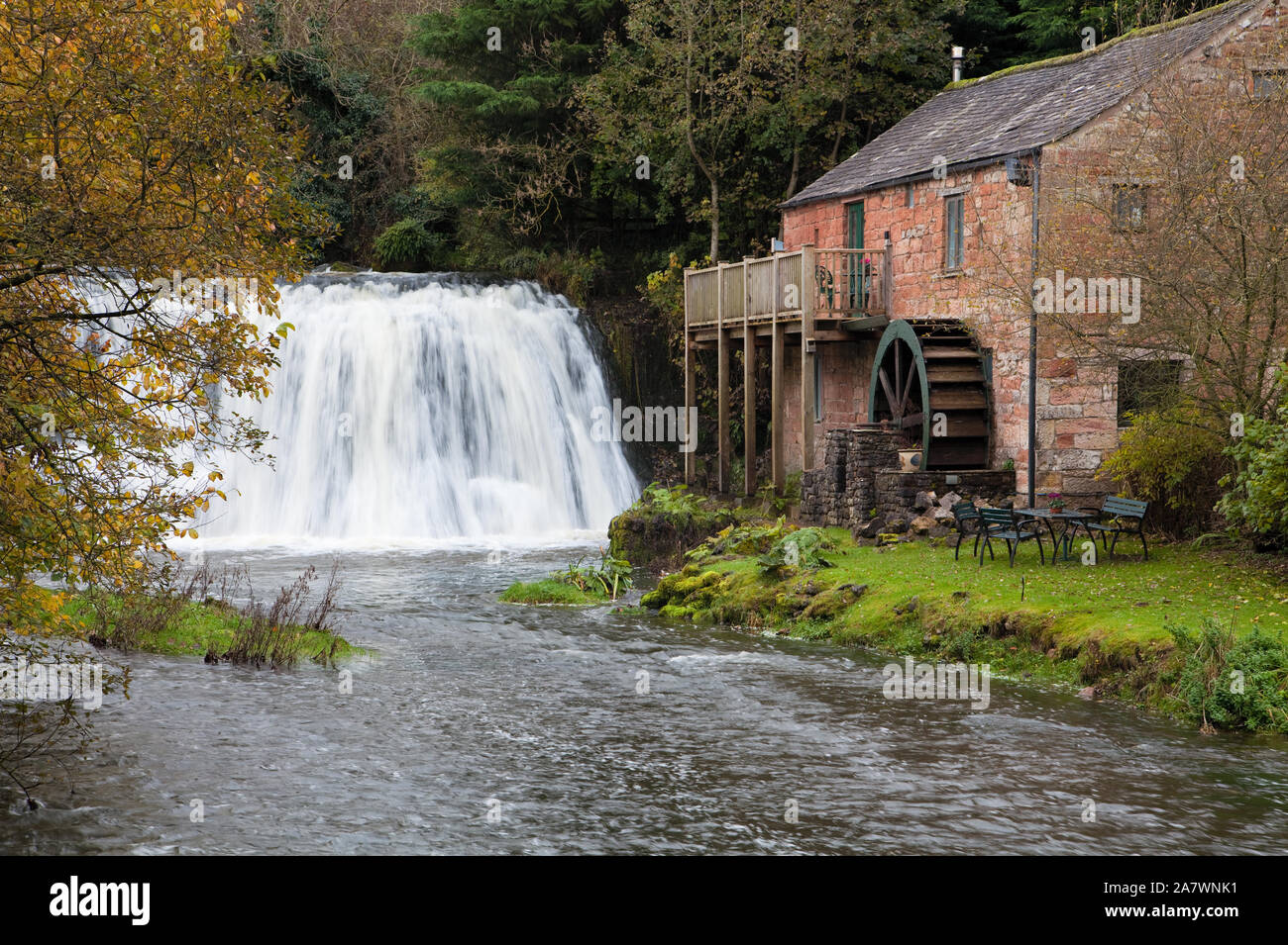 Rutter vigore e il vecchio mulino vicino Hoff, Cumbria Foto Stock