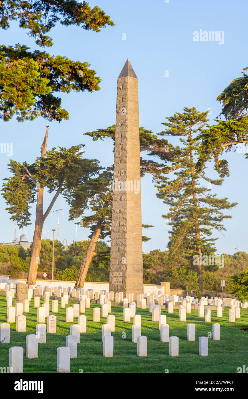 Sunrise a Fort Rosecrans Cimitero Nazionale. San Diego, California, Stati Uniti d'America. Foto Stock