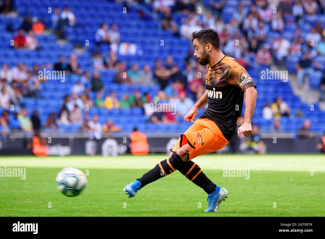 Barcellona - Nov 2: Jaume Costa suona presso La Liga match tra RCD Espanyol e Valencia CF al RCDE Stadium il 2 novembre 2019 a Barcellona, S Foto Stock