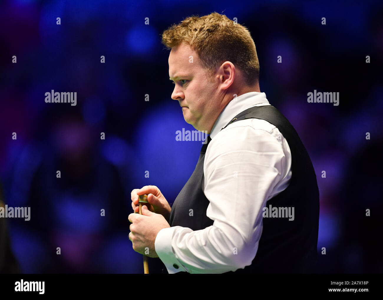 COVENTRY, Regno Unito. 04 Nov, 2019. Shaun Murphy vs Reanne Evans durante il giorno 1 Semi Finali del 2019 ManBetx campione dei campioni al Ricoh Arena di lunedì, 04 novembre 2019 a Coventry in Inghilterra. Credito: Taka G Wu/Alamy Live News Foto Stock