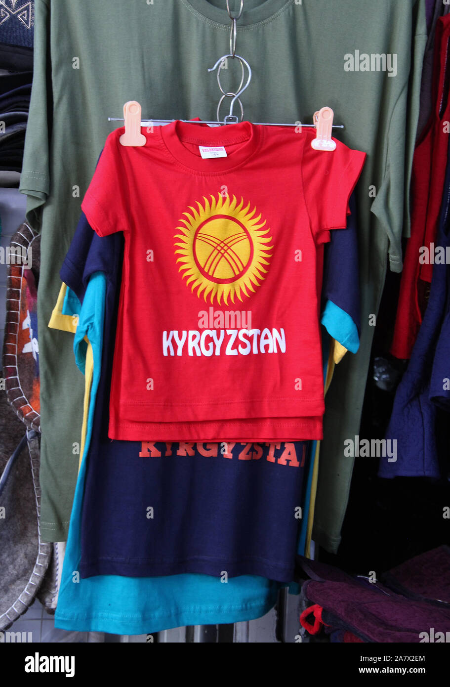 Negozio di souvenir del Kirghizistan in vendita al bazar di SSL Foto Stock