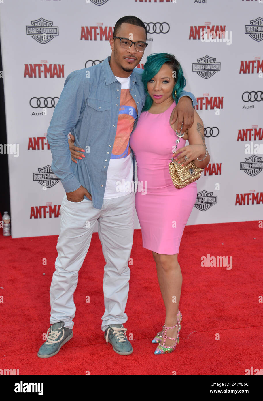 LOS ANGELES, CA - Giugno 29, 2015: Attore Tip 'T.I' Harris & moglie Tameka 'Tiny' Cottle presso la premiere mondiale del suo film 'Ant-Man" presso il Teatro di Dolby, Hollywood. © 2015 Paul Smith / Featureflash Foto Stock