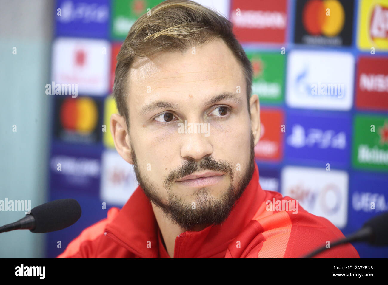 Napoli, Italia. 04 Nov, 2019. Red Bull Salisburgo di defenser austriaco Andreas Ulmer e Red Bull Salisburgo di Jesse Marsch American autobus durante la conferenza stampa il giorno prima della partita di champions league SSC Napoli vs Red Bull Salisburgo alla Stadio San Paolo (foto di Antonio Balasco/Pacific Stampa) Credito: Pacific Press Agency/Alamy Live News Foto Stock