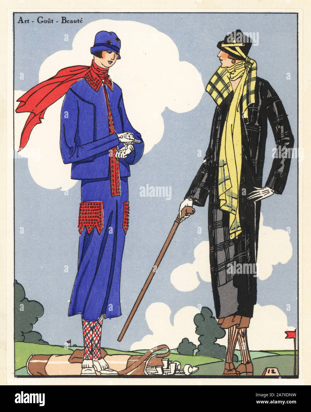 Le donne di indossare abbigliamento sportivo su un campo da golf. Uno in lana blu suit rifinito con pelle di colore rosso e uno in un pomeriggio nero cappotto rifinito con plaid. Pochoir Handcolored (stencil) litografia dal lusso francese rivista di moda arte, gotta, Beaute, 1925. Foto Stock