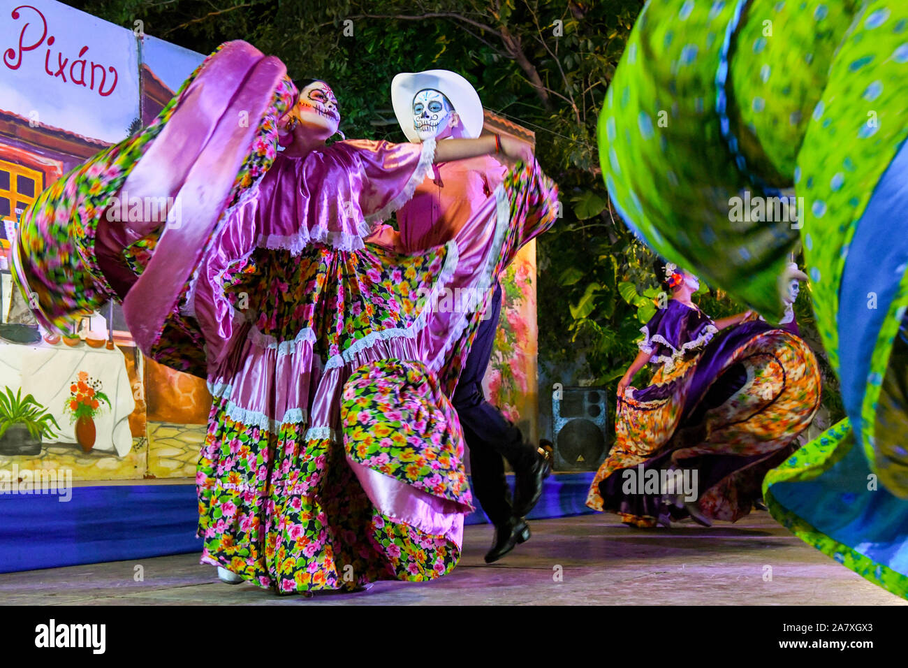 Mexican folk gruppo danze tradizionali danze messicana, Merida, Messico Foto Stock