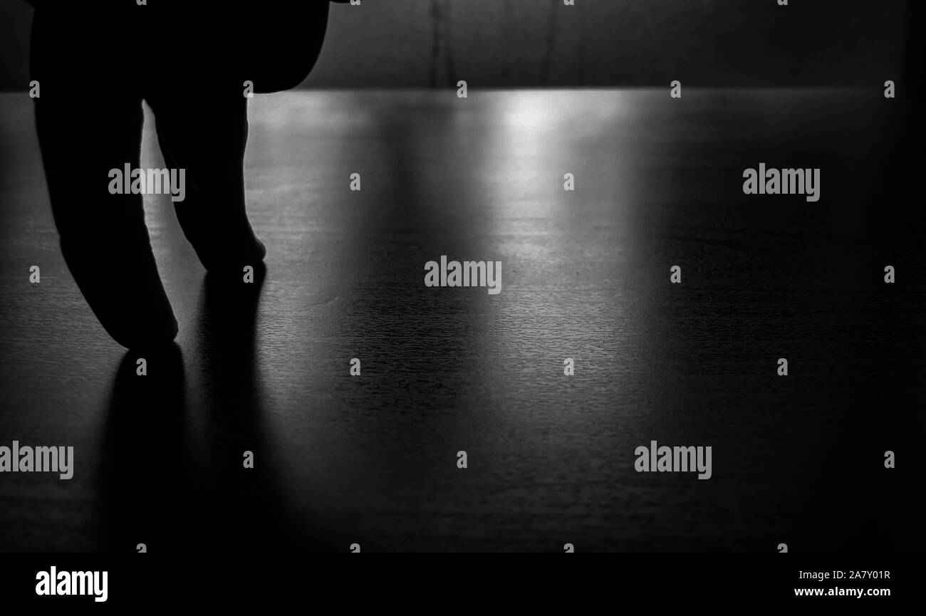 Sentirsi soli - femmina dita a piedi - Attesa per alcuni uno Foto Stock