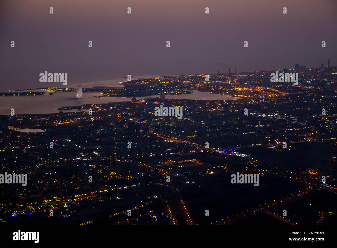 Vista aerea di Jeddah, Arabia Saudita, durante la notte Foto Stock