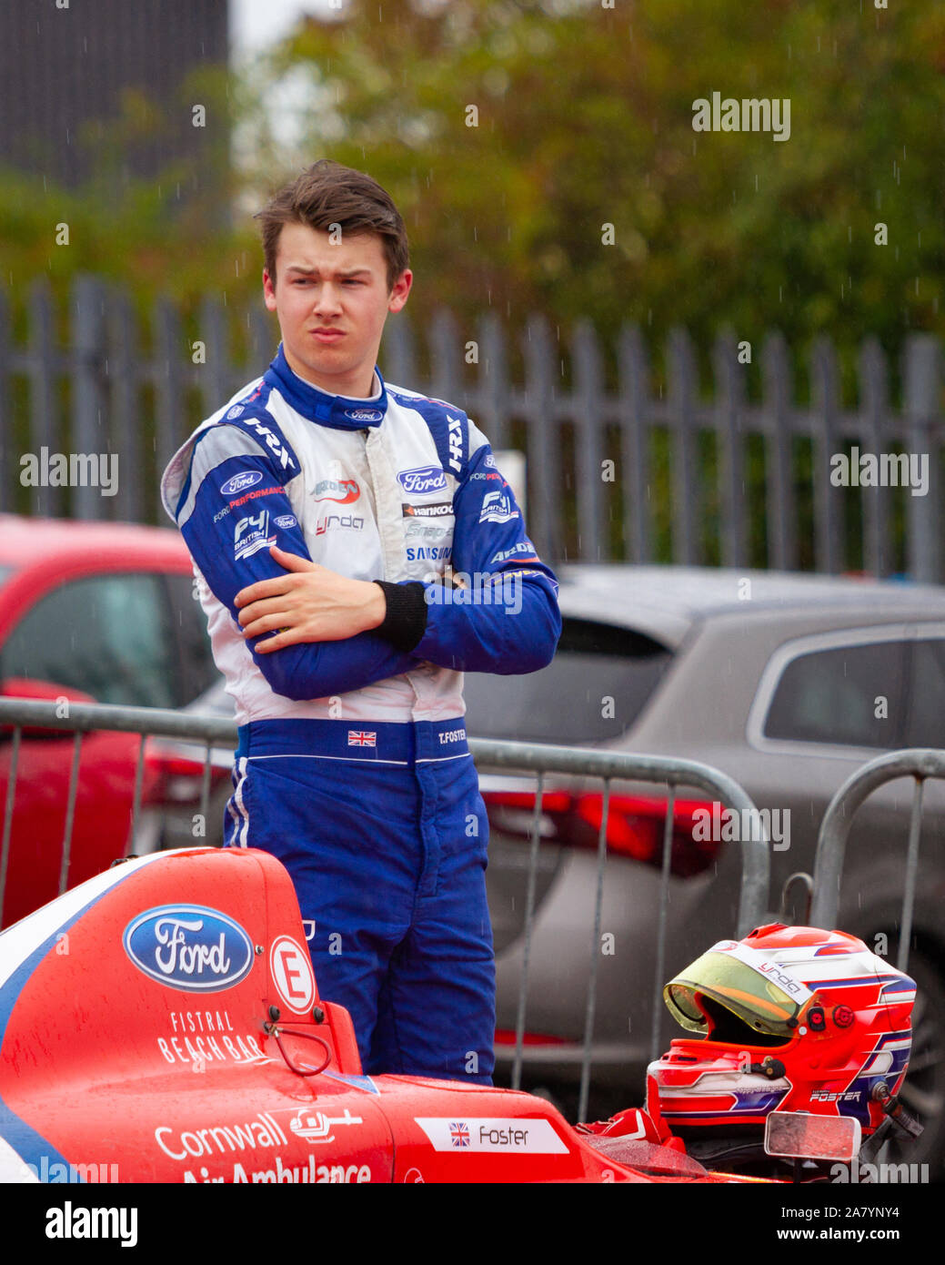 Tommy Foster nel paddock dopo la prima gara della giornata. British F4. Ultimo fine settimana di gara della stagione. Brands Hatch, 12 Ottobre 2019 Foto Stock