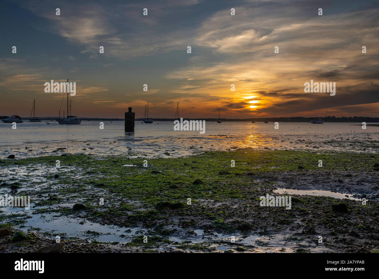 Hamworthy Poole Dorset Inghilterra bellissimo tramonto sul porto di Poole visto dal Molo Star, Hamworthy Foto Stock