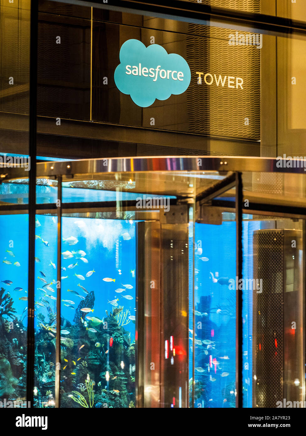 Salesforce Tower of London. La lobby della torre di Salesforce in Bishopsgate nella città di Londra il quartiere finanziario. Precedentemente noto come la Torre di airone. Foto Stock Salesforce Tower of London. La lobby della torre di Salesforce in Bishopsgate nella città di Londra il quartiere finanziario. Precedentemente noto come la Torre di airone. Foto Stock