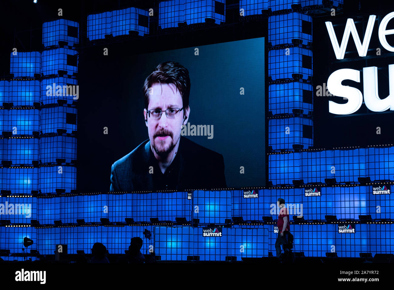 Novembre 04, 2019. Lisbona, Portogallo. La libertà di stampa Foundation, Edward Snowden in Web Summit 2019 © Alexandre de Sousa/Alamy Live News Foto Stock