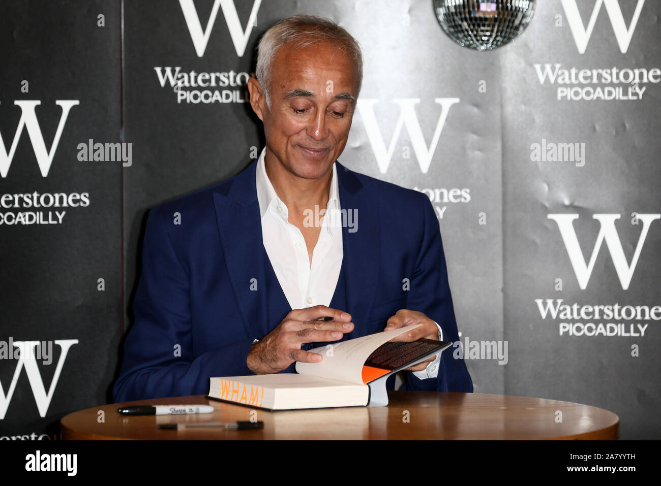 La Andrew Ridgeley libro firma a Waterstones Piccadilly offre: Andrew Ridgeley dove: Londra, Regno Unito quando: 05 Ott 2019 Credit: Mario Mitsis/WENN.com Foto Stock