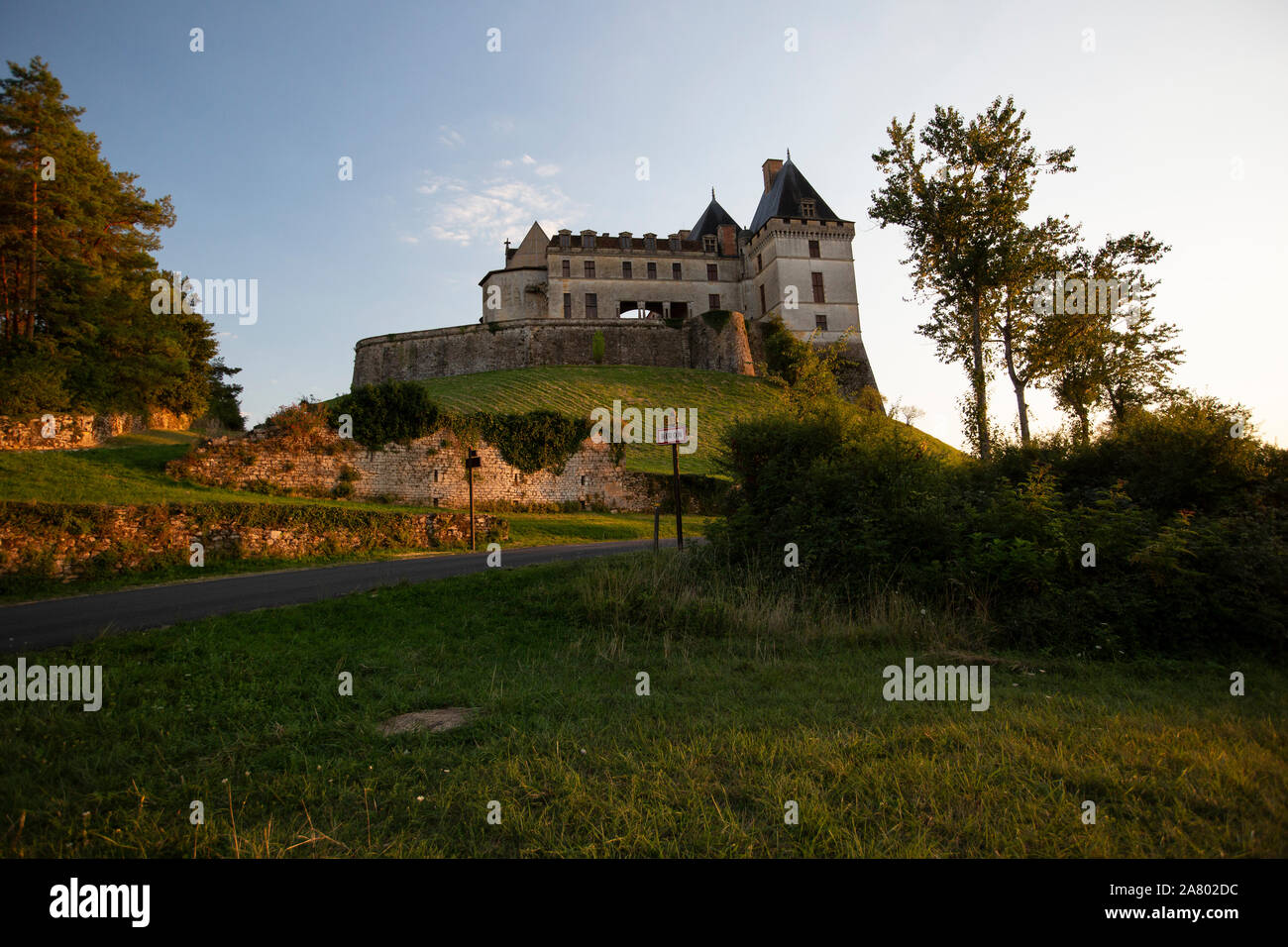 Château de Biron, il castello medievale, verso il confine meridionale della regione della Dordogne con Lot-et-Garonne e la città medievale di Monpazier, Francia. Foto Stock