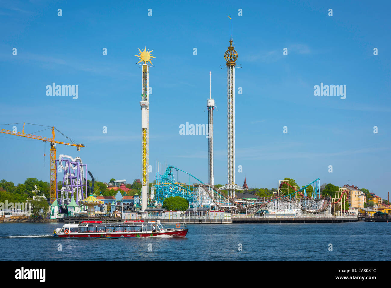 Parco di Grona Lund Stoccolma, vista in estate del parco divertimenti di Grona Lund a Djugarden, nel centro di Stoccolma, Svezia. Foto Stock