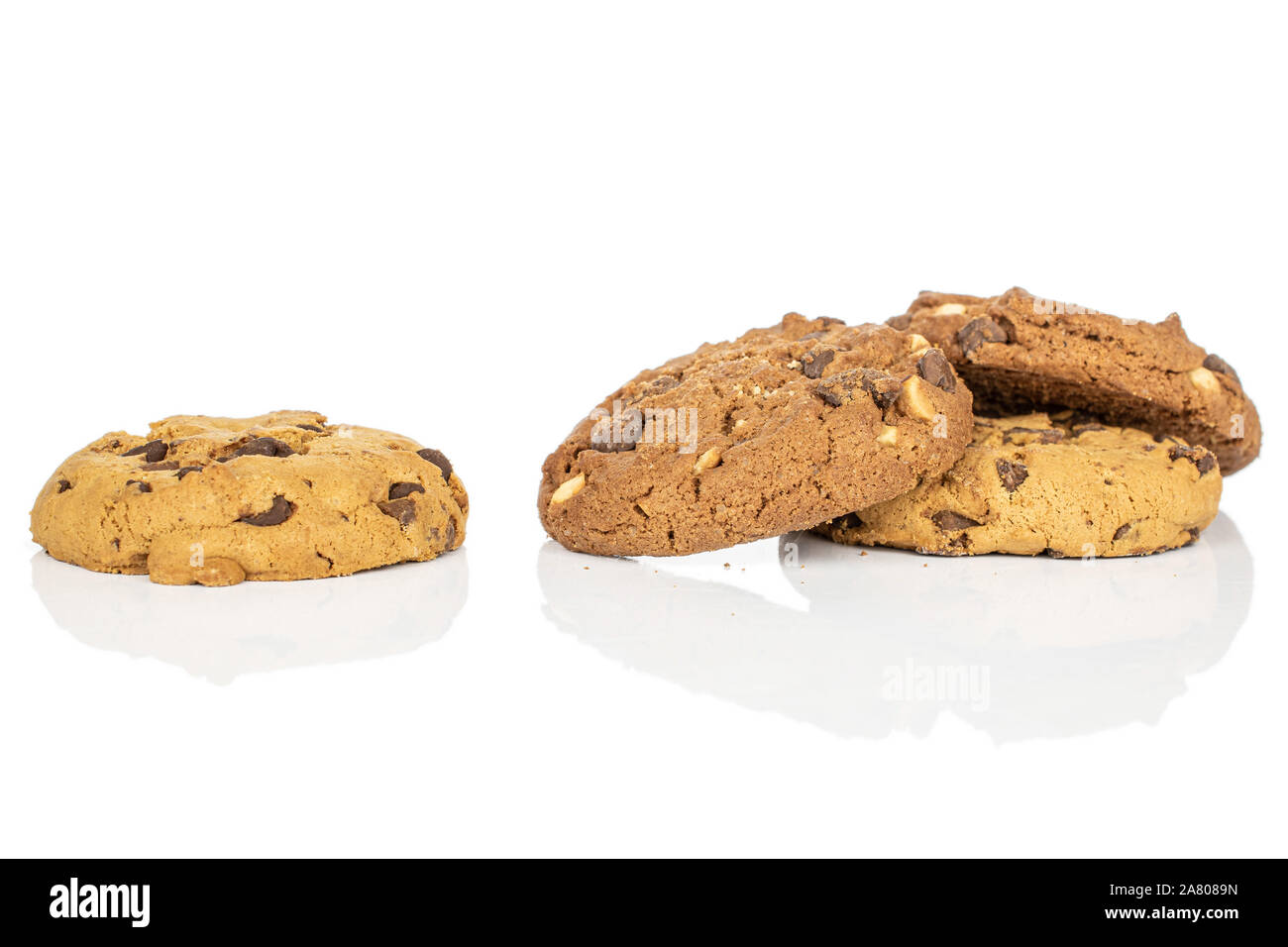 Il gruppo di quattro tutta la dolce cookie marrone isolati su sfondo bianco Foto Stock