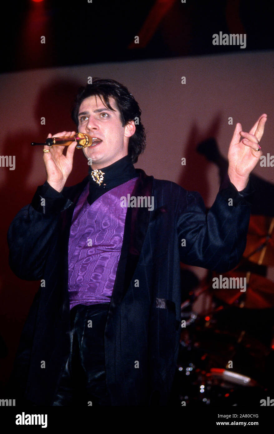 Spandau Ballet in scena a Londra 1985: Tony Hadley Foto Stock