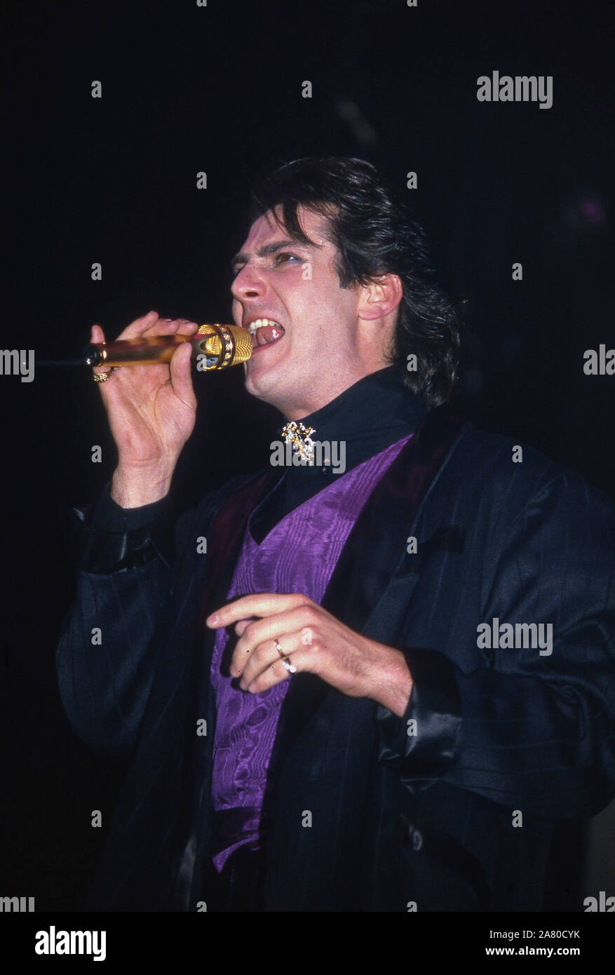 Spandau Ballet in scena a Londra 1985: Tony Hadley Foto Stock