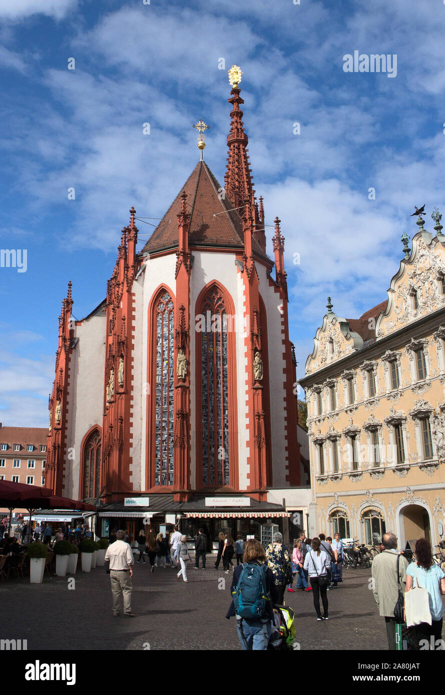 La Marienkapelle in piazza del mercato accanto al Falcon Hpuse, Wurzburg, Baviera, Germania Foto Stock