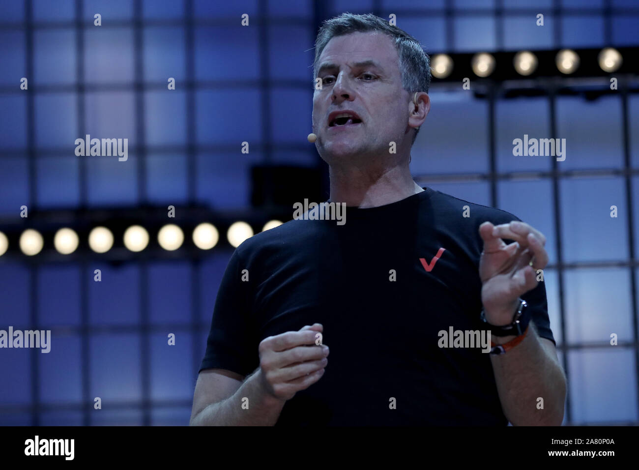 Lisbona, Portogallo. 5 Novembre, 2019. Verizon Executive Vice President & CEO del Gruppo Ronan Dunne offre un discorso durante l'annuale Vertice Web technology conference di Lisbona, in Portogallo il 5 novembre 2019. Credito: Pedro Fiuza/ZUMA filo/Alamy Live News Foto Stock