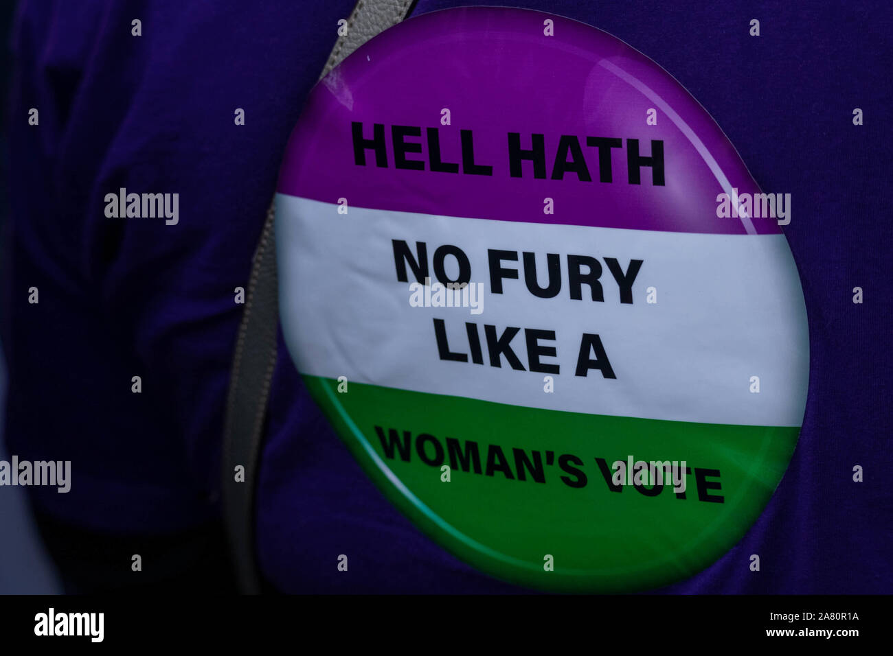 Londra REGNO UNITO 5 Nov.2019 donne contro la pensione statale di disuguaglianza (WASPI) dimostrazione al di fuori della sede del parlamento di Londra UK, protestando contro i cambiamenti nelle donne il membro dell' età pensionabile. Credito DavidsonAlamy Ian Live News Foto Stock
