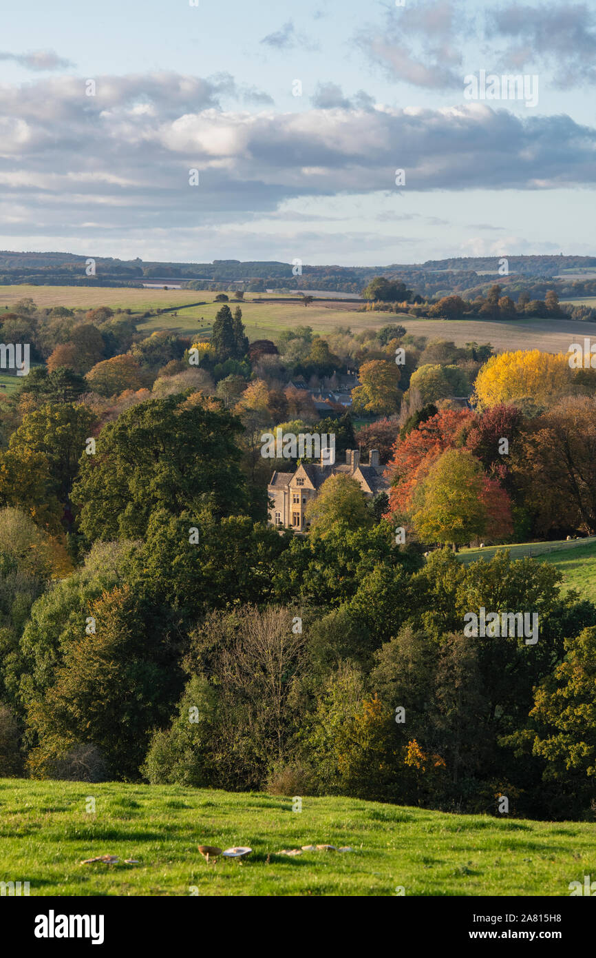 Abbotswood estate in autunno. Stow on the wold, Cotswolds, Gloucestershire, Inghilterra Foto Stock