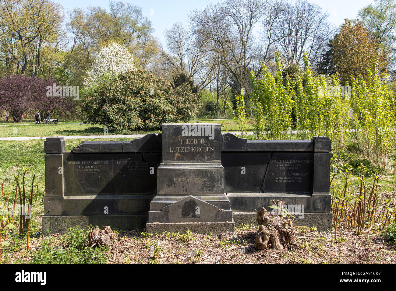 Il Segeroth-Park nel nord-ovest di Essen, ex cimitero, oggi un piccolo parco cittadino, Foto Stock