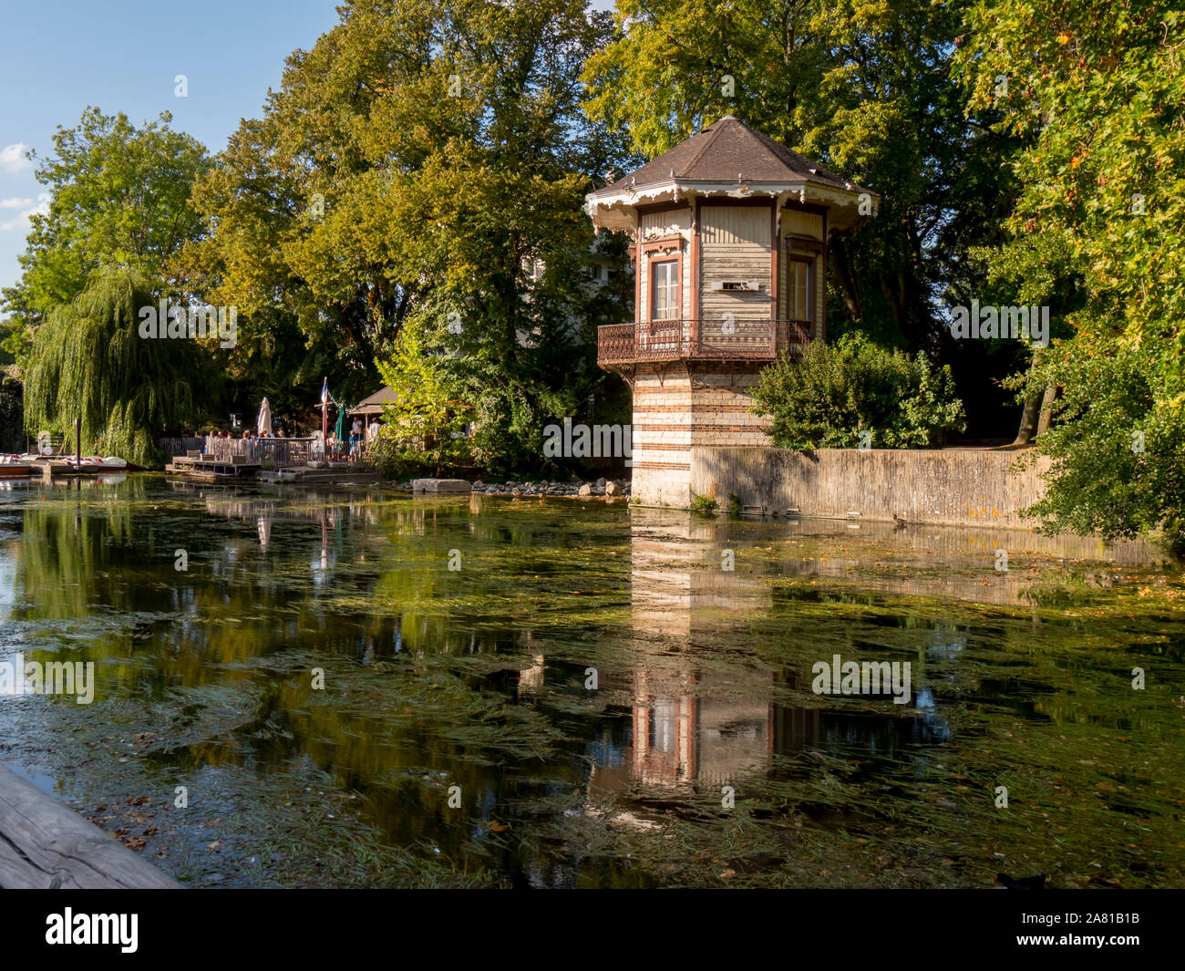 Europa, Francia, Chartres, fiume Eure edificio Foto Stock