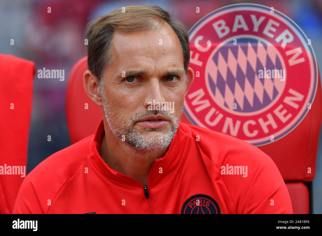 Norimberga, Deutschland. 6 Nov, 2019. Fotomontaggio: Thomas Tuchel apparentemente candidato desiderato per Kovac nachfolge archivio fotografico; Thomas TUCHEL (pullman PSG), immagine singola, un unico taglio motif, Ritratto, Ritratto, Ritratto. 1.FC Nuremberg-Paris Saint Germain (PSG) 1-1, a 20.07.2019 Max Morlock Stadion Nuernberg, amichevole, DFL REGOLAMENTI VIETANO QUALSIASI USO DI FOTOGRAFIE come sequenze di immagini e/o quasi-VIDEO. | Utilizzo di credito in tutto il mondo: dpa/Alamy Live News Foto Stock