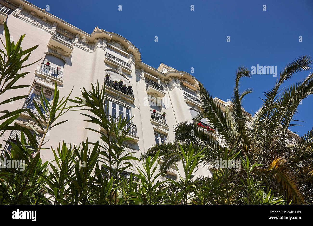 Un palazzo in costa azzurra Foto Stock