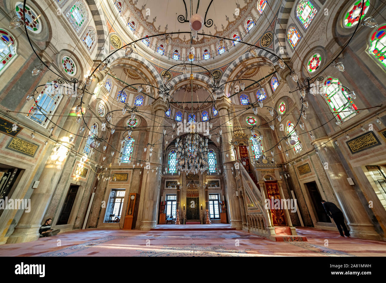 ISTANBUL, Turchia, 5 novembre 2019: interno dettagli dalla moschea Laleli, una settecentesca Ottoman Imperial moschea si trova in Laleli, Fatih, Istanbul. Foto Stock