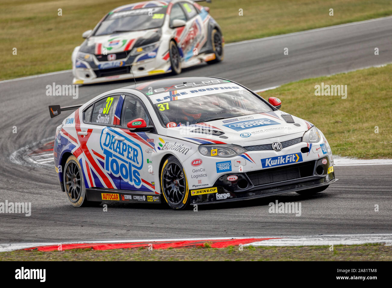 Rob Smith nella sua Excelr8 della MG Motorsport 6 in corrispondenza della 2019 riunione BTCC a Snetterton, Norfolk, Regno Unito. Foto Stock