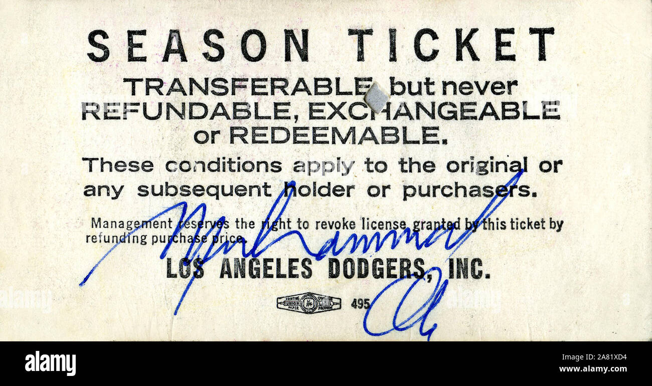 Autografo di pugilato grande Muhammad Ali di un ticket stub da una Los Angeles Dodger baseball gioco circa 1960s. Foto Stock