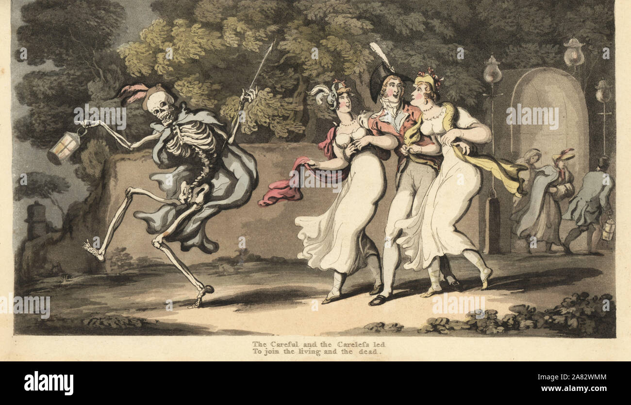 Lo scheletro di morte nel mantello e cappuccio danze con una lanterna prima di un dandy in uniforme e Due bellezze in mussola abiti e scialli. La spensierata e attenta. Copperplate Handcolored disegnato e inciso da Thomas Rowlandson dall'inglese Danza della morte, Ackermann, Londra, 1816. Foto Stock