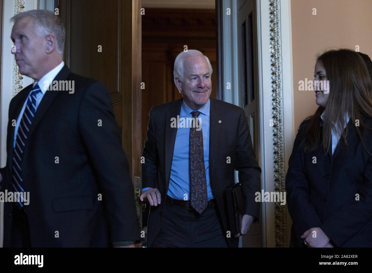 November 5, 2019, Washington, Distretto di Columbia, Stati Uniti d'America: Stati Uniti il senatore John Cornyn (Repubblicano del Texas) si diparte il repubblicano del senato pranzi al Campidoglio di Washington D.C., USA, Martedì, 5 novembre 2019.. .Credito: Stefani Reynolds / CNP/AdMedia (credito Immagine: © Stefani Reynolds/AdMedia via ZUMA filo) Foto Stock